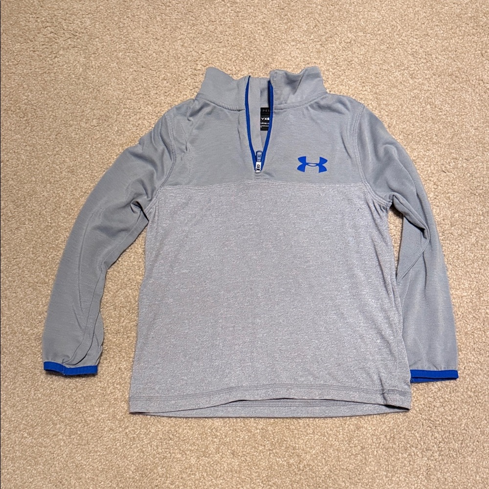 Under Armour Boys Light Gray and Blue Pullover